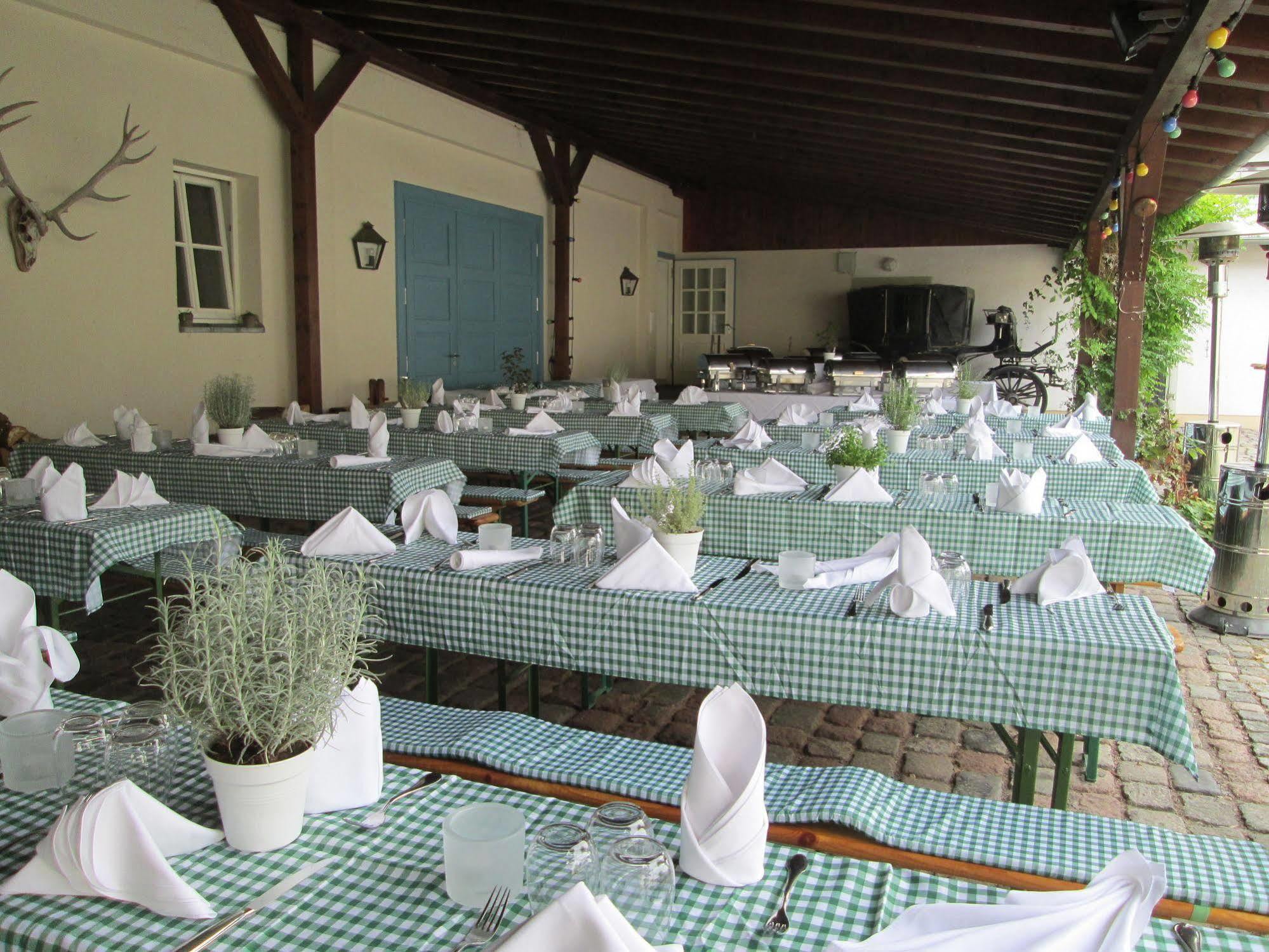 Hofgut Georgenthal Hotel Hohenstein Exterior foto