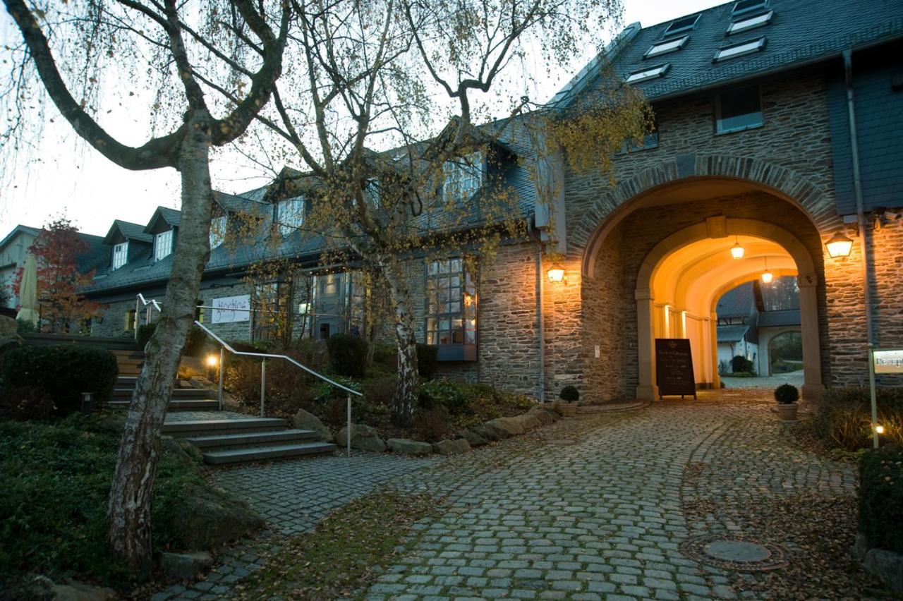 Hofgut Georgenthal Hotel Hohenstein Exterior foto